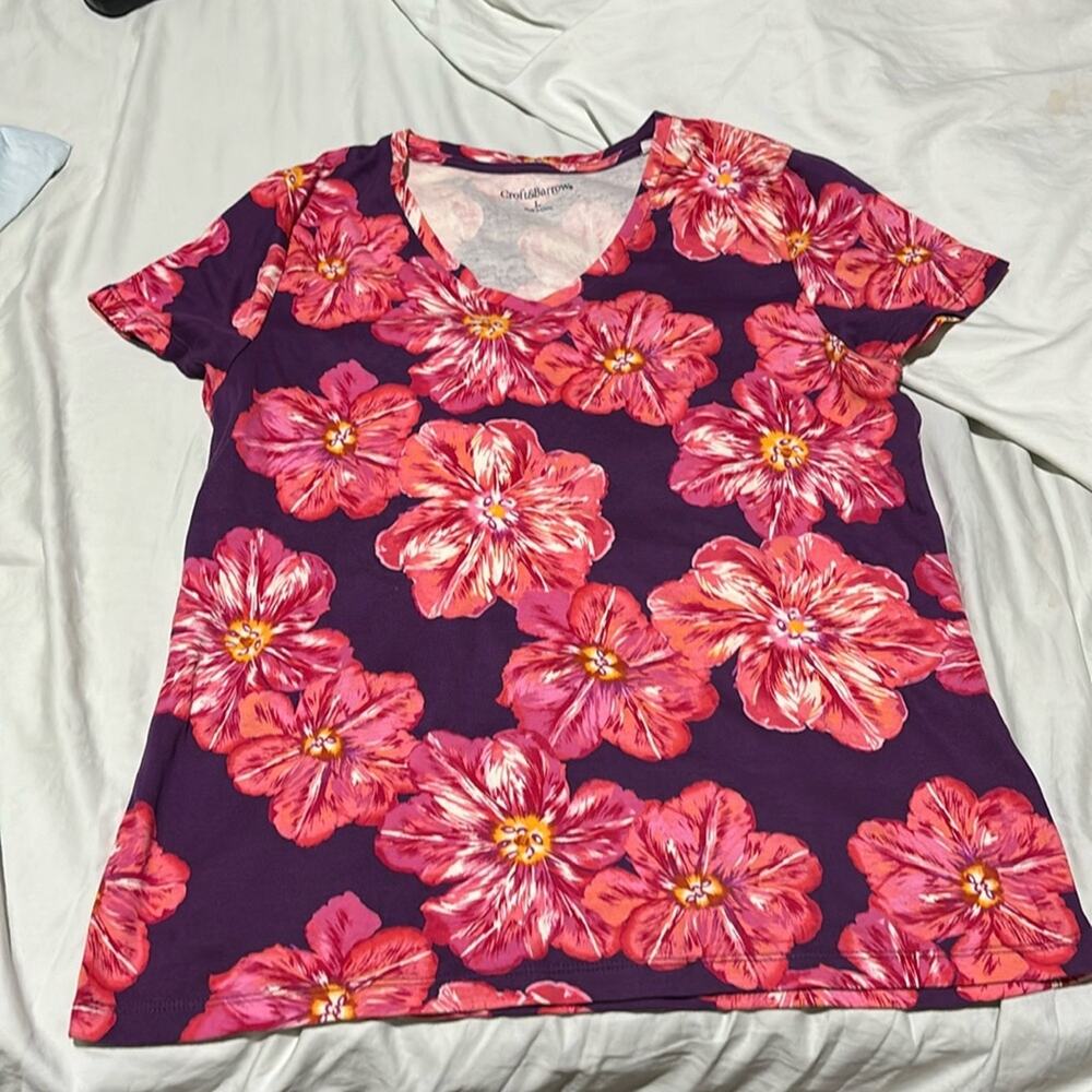 Croft & Borrow L 💯 cotton purple hot pink hibiscus floral v neck t shirt euc